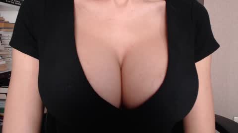 Jen online show from November 2025 05:28:02 AM