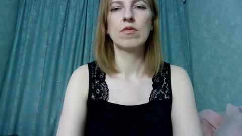sweet_lilbunny online show from February 2026 03:49:02 PM
