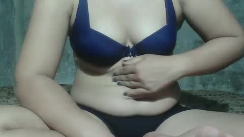 sweet_lily0613 online show from February 2025 03:43:01 PM