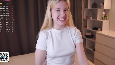 Snapshot of sweet_lily_1 chatting on May 2026 09:00:02 PM Lily online show from May 2026 09:00:02 PM