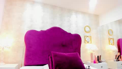 Luciana online show from November 2025 08:19:02 PM