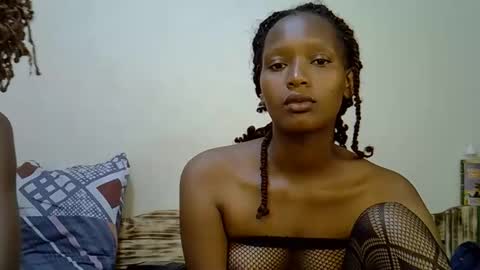 Linda online show from November 2025 02:40:02 PM