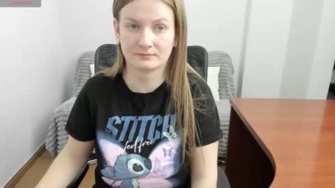 Mila online show from February 2026 04:32:01 AM