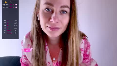 Mia online show from March 2025 10:30:02 AM