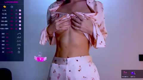 Mia online show from September 2025 05:24:01 PM