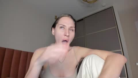 Snapshot of sweet_miss381 chatting on February 2025 12:59:01 AM Sofi online show from February 2025 12:59:01 AM