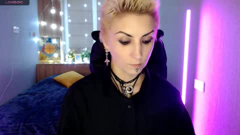 sweet_n_strong online show from November 2025 01:03:01 PM