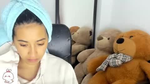 Nhaomy online show from September 2025 12:27:02 PM