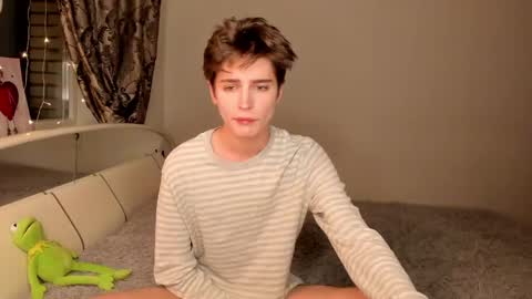 kira online show from March 2025 07:06:02 PM