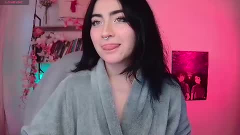 Snapshot of sweet_shena chatting on June 2026 01:14:01 PM Shena online show from June 2026 01:14:01 PM