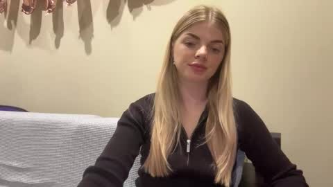 Mira online show from September 2025 08:21:02 PM