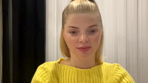 Mira online show from October 2025 08:28:02 PM