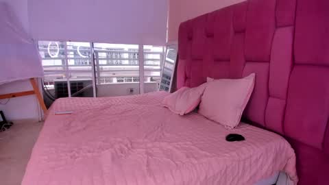 Snapshot of sweet_stacie chatting on February 2025 02:04:01 PM sweet_stacie online show from February 2025 02:04:01 PM