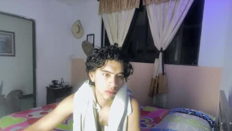 Snapshot of sweet_tippot chatting on December 2024 03:00:02 AM Tippot and Germaine online show from December 2024 03:00:02 AM