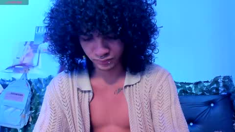 Snapshot of sweet_vond chatting on December 2024 04:09:01 PM Steven independent model online show from December 2024 04:09:01 PM