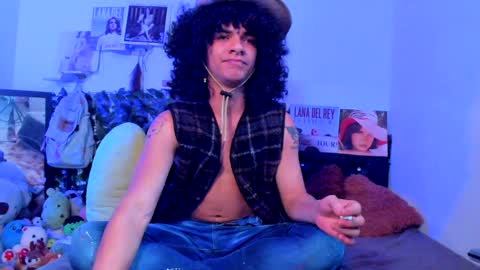 Snapshot of sweet_vond chatting on December 2024 06:53:02 PM Steven independent model online show from December 2024 06:53:02 PM