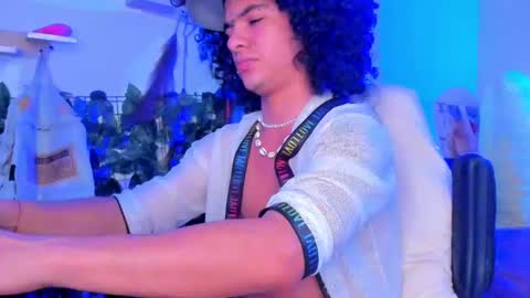 Snapshot of sweet_vond chatting on January 2025 06:43:01 PM Steven independent model online show from January 2025 06:43:01 PM