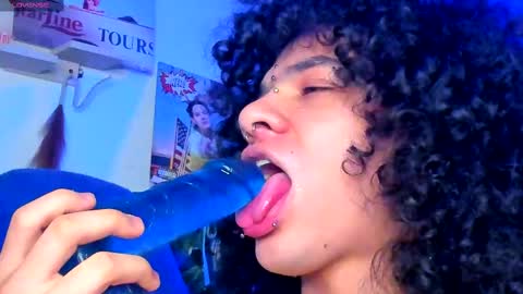 Snapshot of sweet_vond chatting on February 2025 04:47:02 PM Steven independent model online show from February 2025 04:47:02 PM