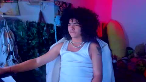 Snapshot of sweet_vond chatting on March 2025 03:41:01 AM Steven independent model online show from March 2025 03:41:01 AM