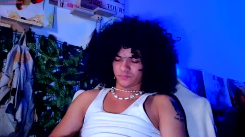 Snapshot of sweet_vond chatting on March 2025 08:30:01 AM Steven independent model online show from March 2025 08:30:01 AM