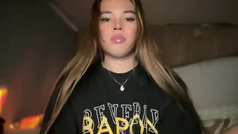 Snapshot of sweetalexa19 chatting on December 2024 05:15:01 AM alexa your one and only queen online show from December 2024 05:15:01 AM