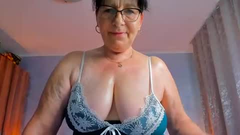 Snapshot of sweetangell69_ chatting on June 2026 03:11:02 AM Viorica online show from June 2026 03:11:02 AM