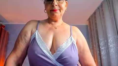Snapshot of sweetangell69_ chatting on July 2026 03:23:01 AM Viorica online show from July 2026 03:23:01 AM