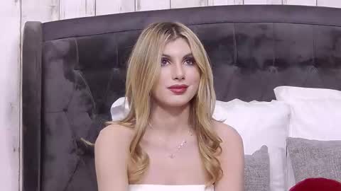 Snapshot of sweetanisia chatting on October 2025 06:21:01 PM Anisia online show from October 2025 06:21:01 PM