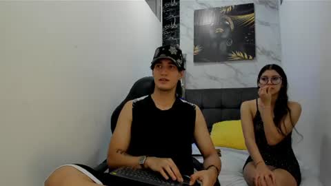 Snapshot of sweetauracouple chatting on July 2026 03:25:02 AM sweetauracouple online show from July 2026 03:25:02 AM