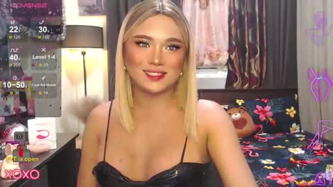 Snapshot of sweetbella118 chatting on December 2024 07:32:02 PM bella online show from December 2024 07:32:02 PM