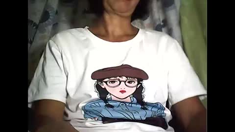 Snapshot of sweetbella24 chatting on November 2025 01:21:02 PM im anne online show from November 2025 01:21:02 PM