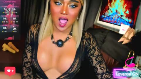 Snapshot of sweetbella69xoxo chatting on June 2026 06:20:02 PM BELLA online show from June 2026 06:20:02 PM