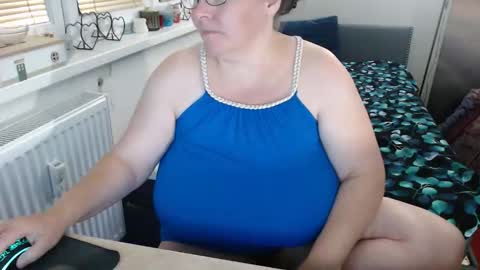 Sweetboobs85h online show from September 2025 07:25:02 PM