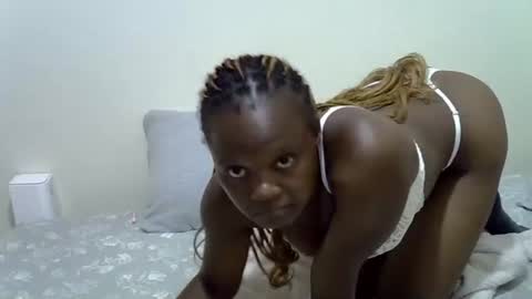 sweetbooty05 online show from April 2026 07:22:01 PM