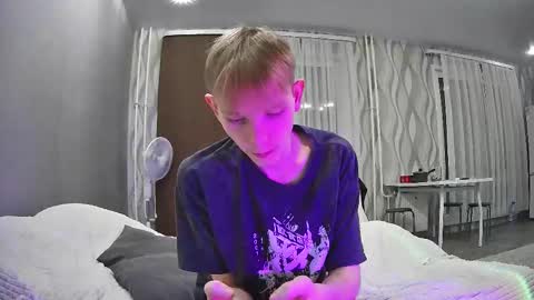 SweetyBoy online show from December 2025 06:02:01 PM