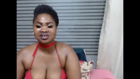 Snapshot of sweetcandypussy25 chatting on February 2026 06:46:01 PM queen online show from February 2026 06:46:01 PM