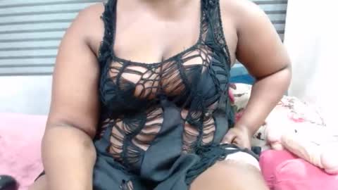 Snapshot of sweetcandypussy25 chatting on February 2026 08:02:01 PM queen online show from February 2026 08:02:01 PM