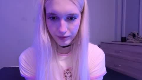 Snapshot of sweetcrystalll chatting on June 2026 10:31:01 PM sweetcrystalll online show from June 2026 10:31:01 PM