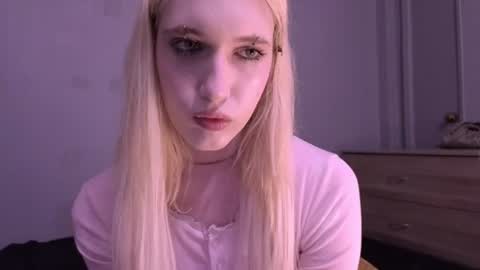 Snapshot of sweetcrystalll chatting on June 2026 08:47:01 PM sweetcrystalll online show from June 2026 08:47:01 PM