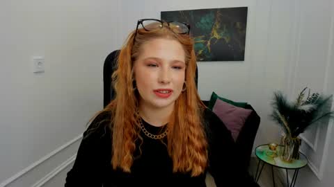 Snapshot of sweetdaylight chatting on May 2026 07:20:01 PM sweetdaylight online show from May 2026 07:20:01 PM