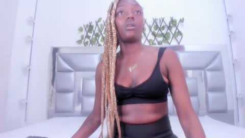 Snapshot of sweetebonny1 chatting on February 2026 12:12:01 PM Jimena online show from February 2026 12:12:01 PM