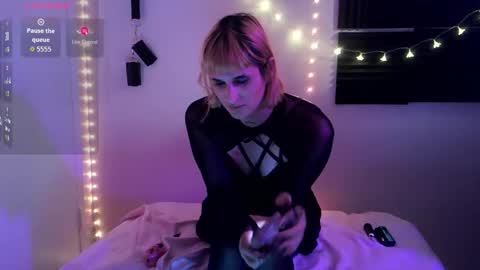 Emma online show from December 2025 02:39:01 AM