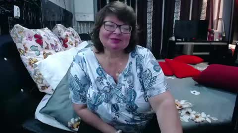 Snapshot of sweetestmilf4you chatting on April 2026 06:03:02 PM sweetestmilf4you online show from April 2026 06:03:02 PM