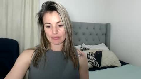 sweef online show from October 2025 12:36:02 AM