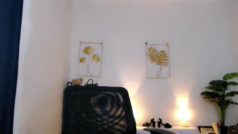 Snapshot of sweetgirl_mayxx chatting on November 2025 01:48:01 AM May online show from November 2025 01:48:01 AM