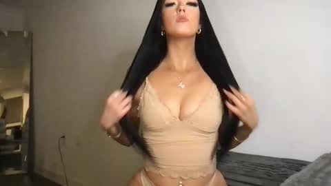 Gracie  online show from October 2025 02:57:02 AM