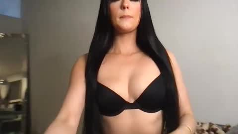 Gracie  online show from November 2025 04:33:02 AM