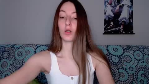 Emma  online show from September 2025 07:10:02 AM