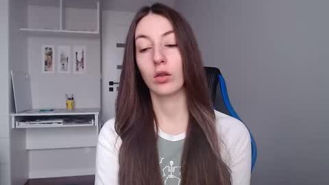 Emma  online show from February 2026 09:25:02 AM