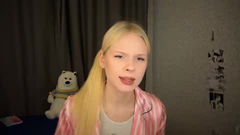 sweetie Lisa3 online show from January 2025 04:44:01 AM